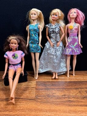 1993-2009 MATTEL INC Barbie Dolls (Set of 4)